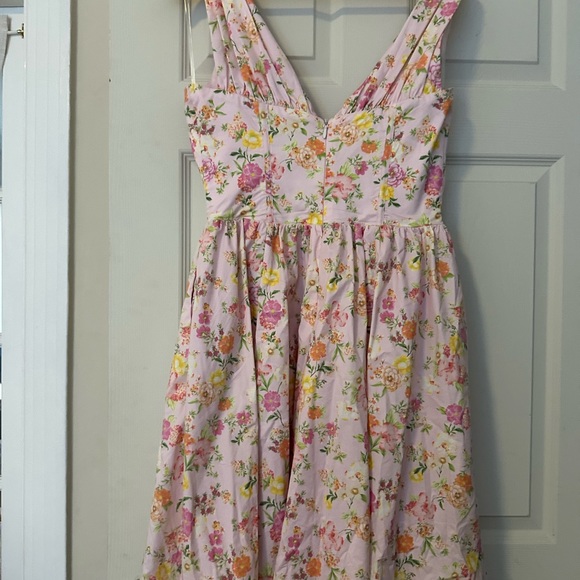 Emmelina dress
Pink Meadow Print Cotton Corset Sundress - Picture 3 of 6